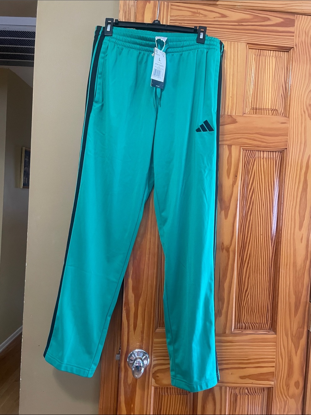 NWT adidas Men’s Green Multi-Sport  Track Pants with Black Side Stripes, Sz L